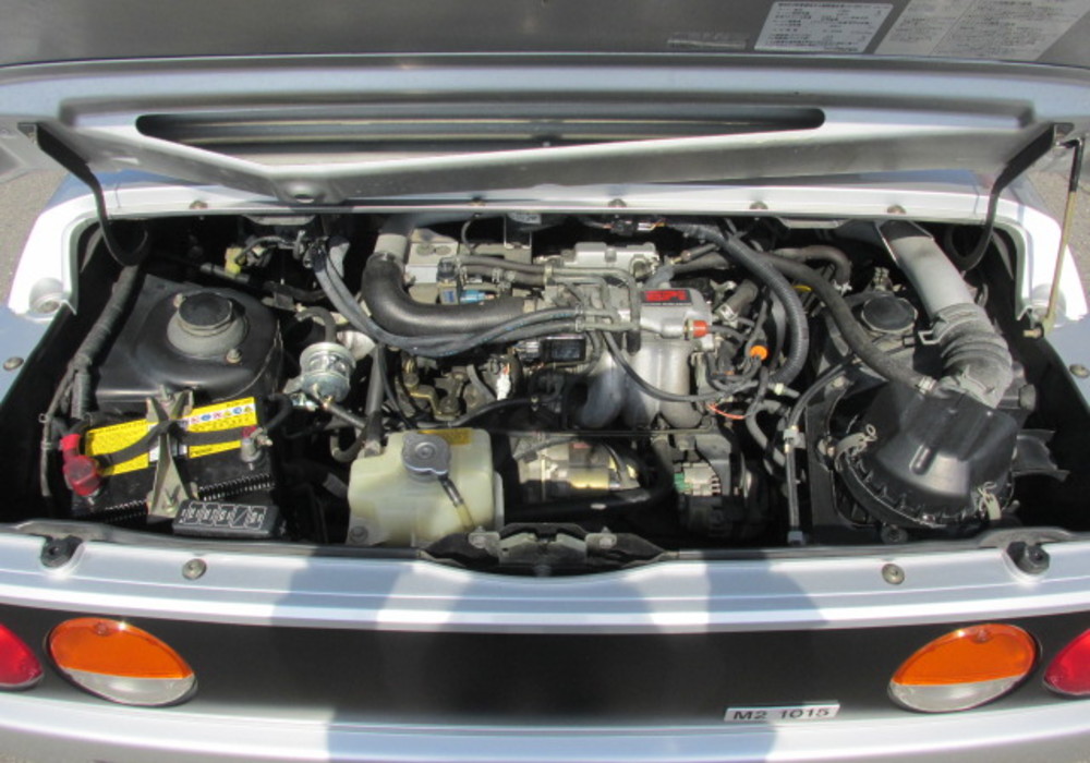 限定車 グレードM2 1015 スタイリッシュなシルバーの中古車 マツダ