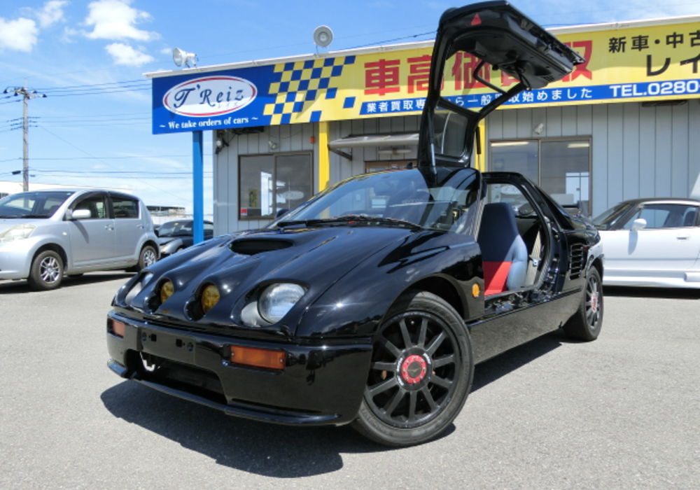 限定車 グレードm2 1015 黒のボディに内装の赤が映える中古車 マツダ オートザム Az 1 Az 1 カプチーノ等中古車 の販売買取実績豊富なレイズで取り扱う車のギャラリー