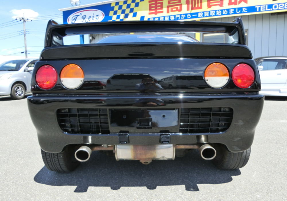 限定車 グレードM2 1015 黒のボディに内装の赤が映える中古車 マツダ