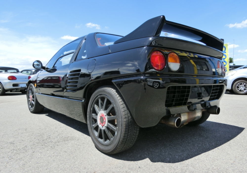 限定車 グレードM2 1015 黒のボディに内装の赤が映える中古車 マツダ