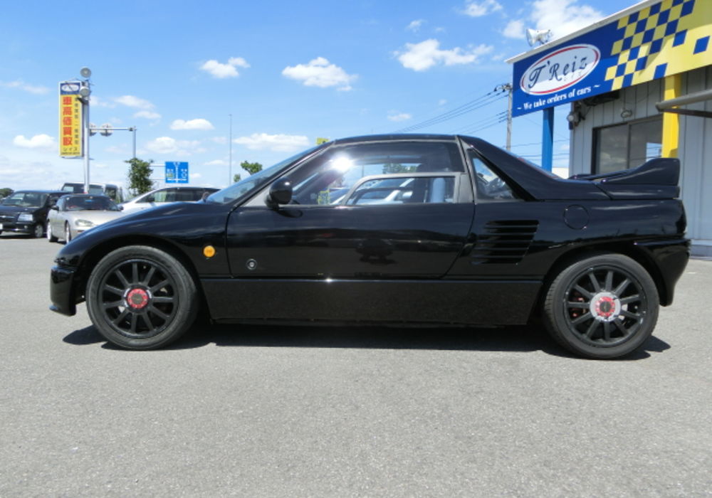 限定車 グレードM2 1015 黒のボディに内装の赤が映える中古車 マツダ