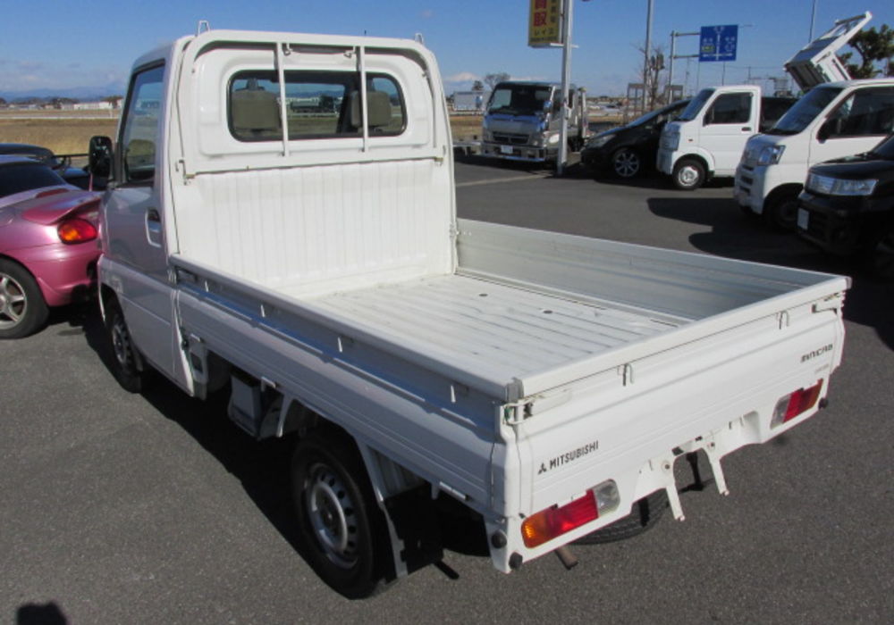 軽トラの定番の中古車は三菱 ミニキャブトラック ホワイト H13 01 年 三菱 カプチーノ等中古車の販売買取実績豊富なレイズで取り扱う車 のギャラリー