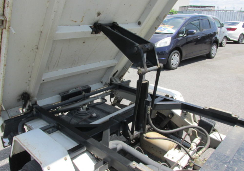 ダイハツ ハイゼットトラック 多目的ダンプ PTO式4WD ホワイト H12 