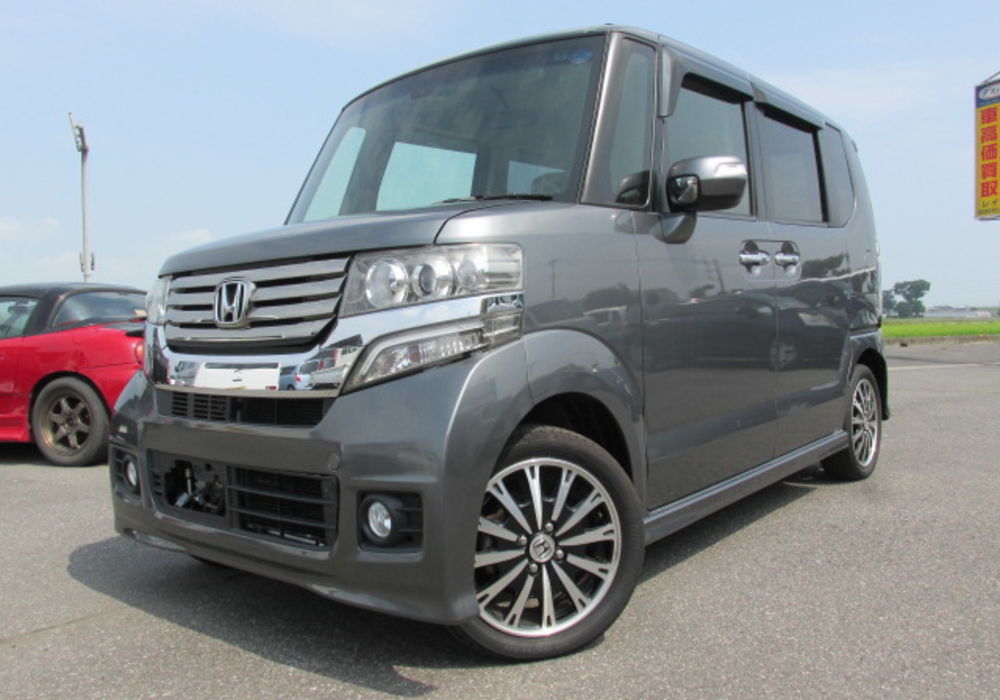装備充実の高級グレード ホンダ N Boxカスタム Gターボ Aパッケージ グレー H26 14 年 ホンダ カプチーノ等中古車の販売買取実績豊富なレイズで取り扱う車のギャラリー