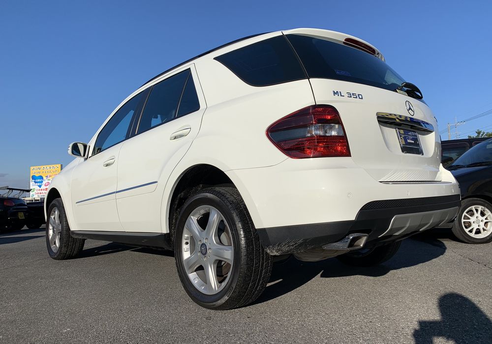 新入荷 メルセデスベンツ Ml350 シートヒーター サンルーフ ドラレコ付き 中古車を扱うレイズではカプチーノやaz 1等人気車種 の入荷情報をご紹介