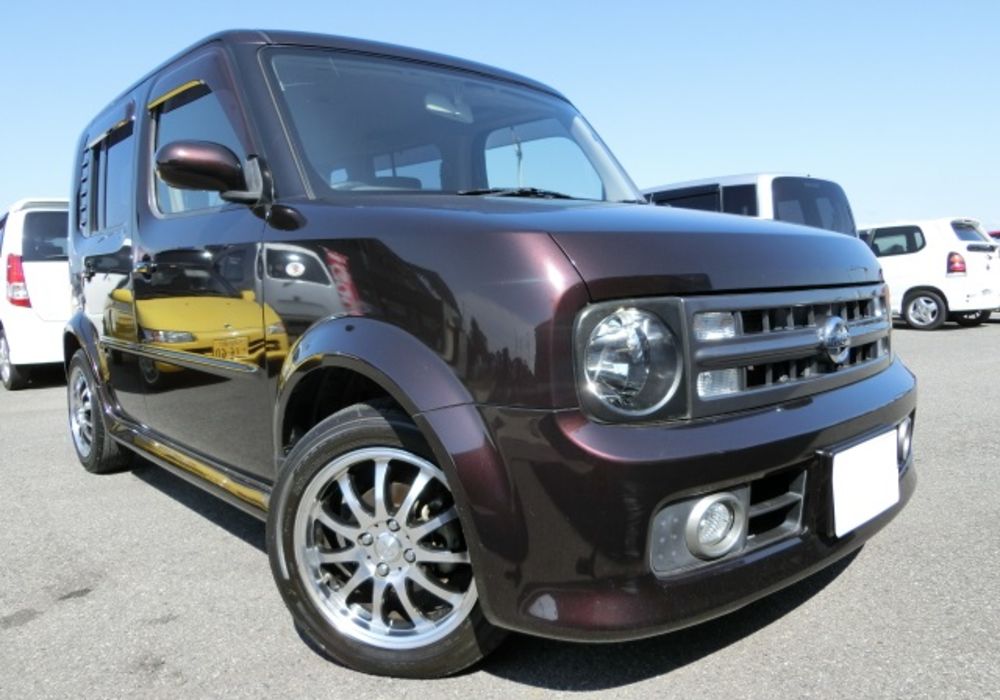 人気のコンパクトカー 日産 キューブ 1 5 15rx ブラウン H 08 年 日産 カプチーノ等中古車 の販売買取実績豊富なレイズで取り扱う車のギャラリー