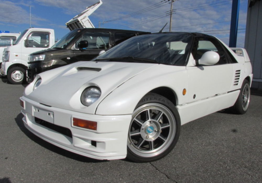 貴重な低走行車 マツダ Az 1 タイプl パールホワイト H4 1992 年 Az 1 カプチーノ等中古車の販売買取実績豊富なレイズで取り扱う 車のギャラリー