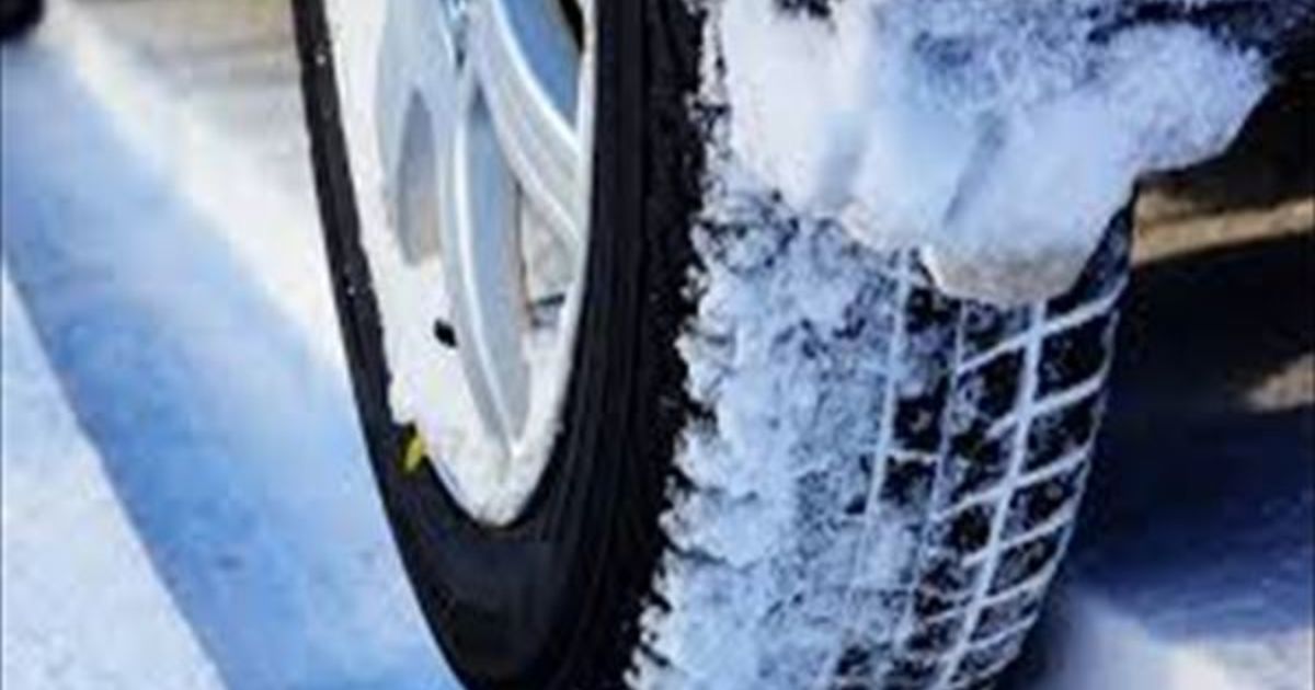 スタッドレスタイヤの履き替えは必要