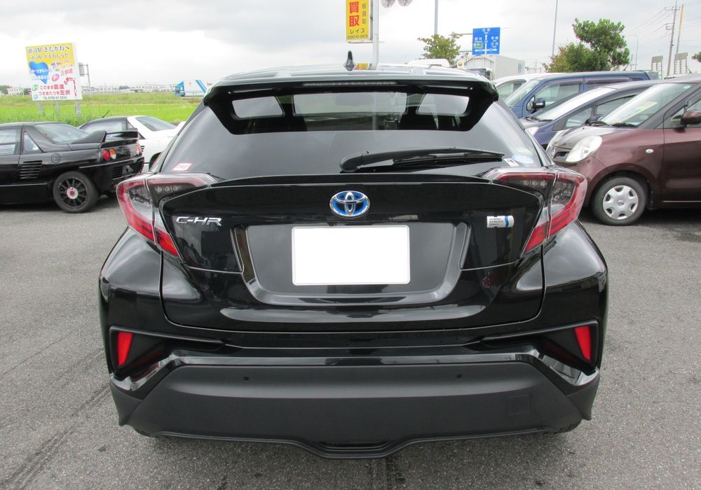 女性人気も高いハイブリットSUV車！トヨタ C-HR ハイブリット 1.8G 