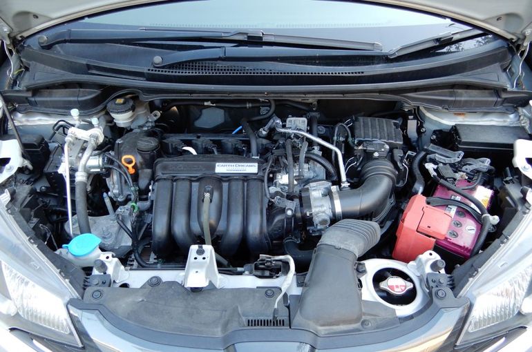 梅雨は冠水に注意 危険を避ける運転とは