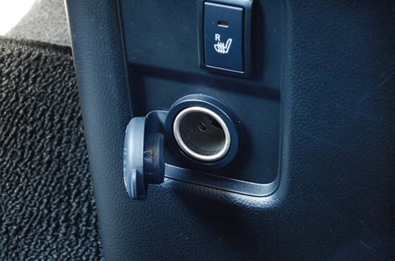 シガーソケットとは 便利な使い方も