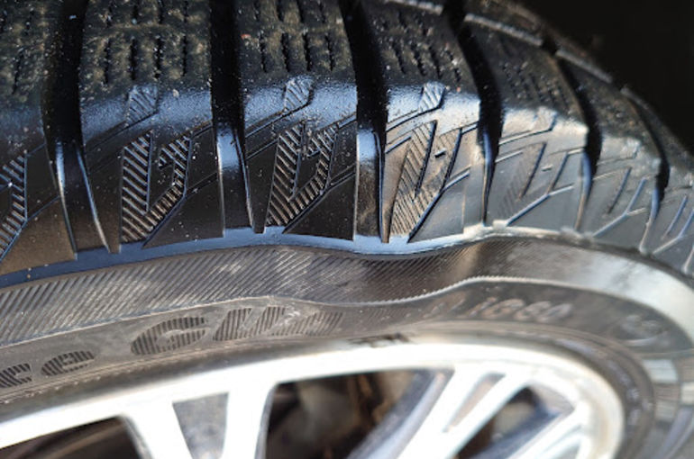 タイヤのピンチカット 見つけたらどうする？！
