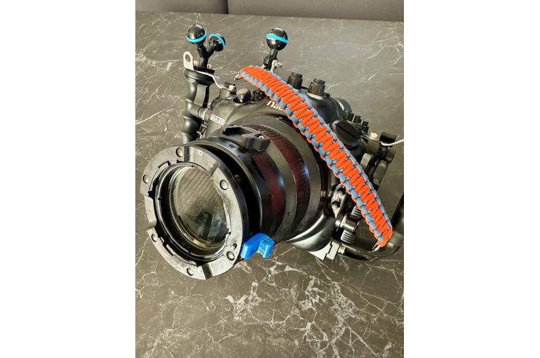 ランヤード　一眼カメラ　ミラーレス